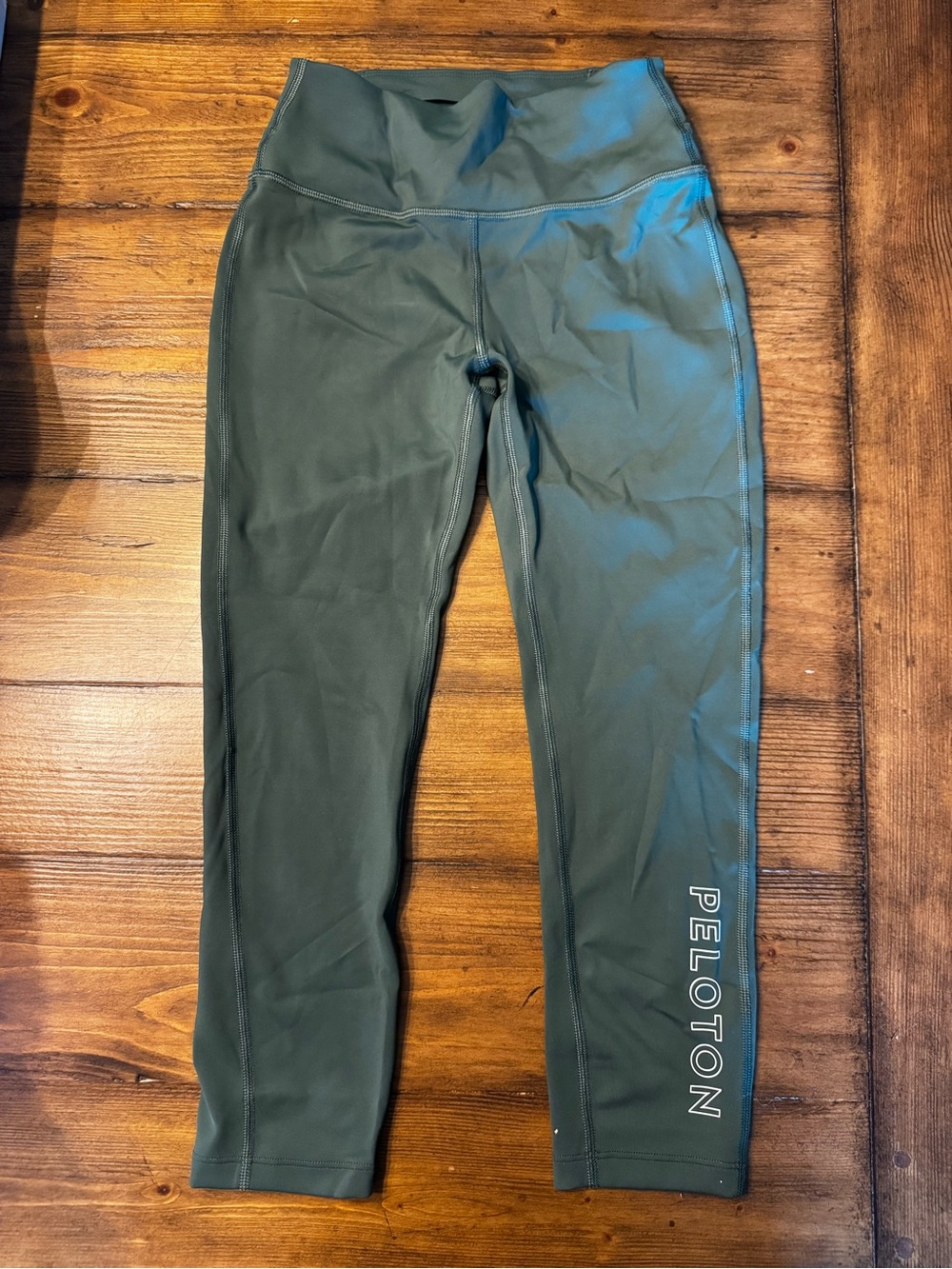 Peloton Green capri length leggings